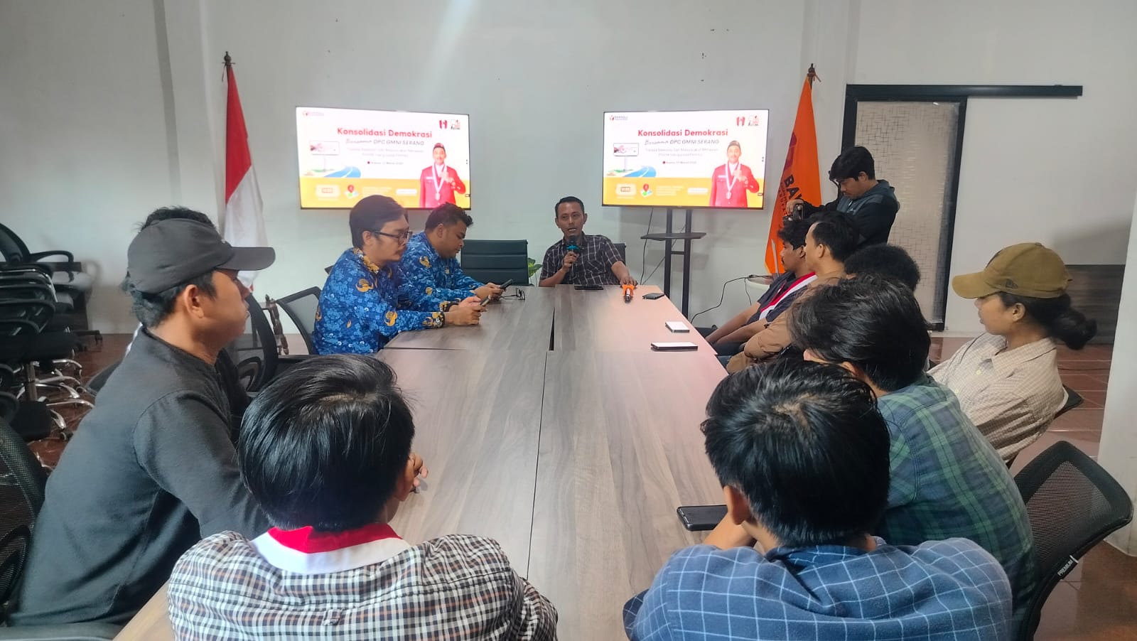 Konsolidasi Demokrasi Bersama DPC GMNI Serang