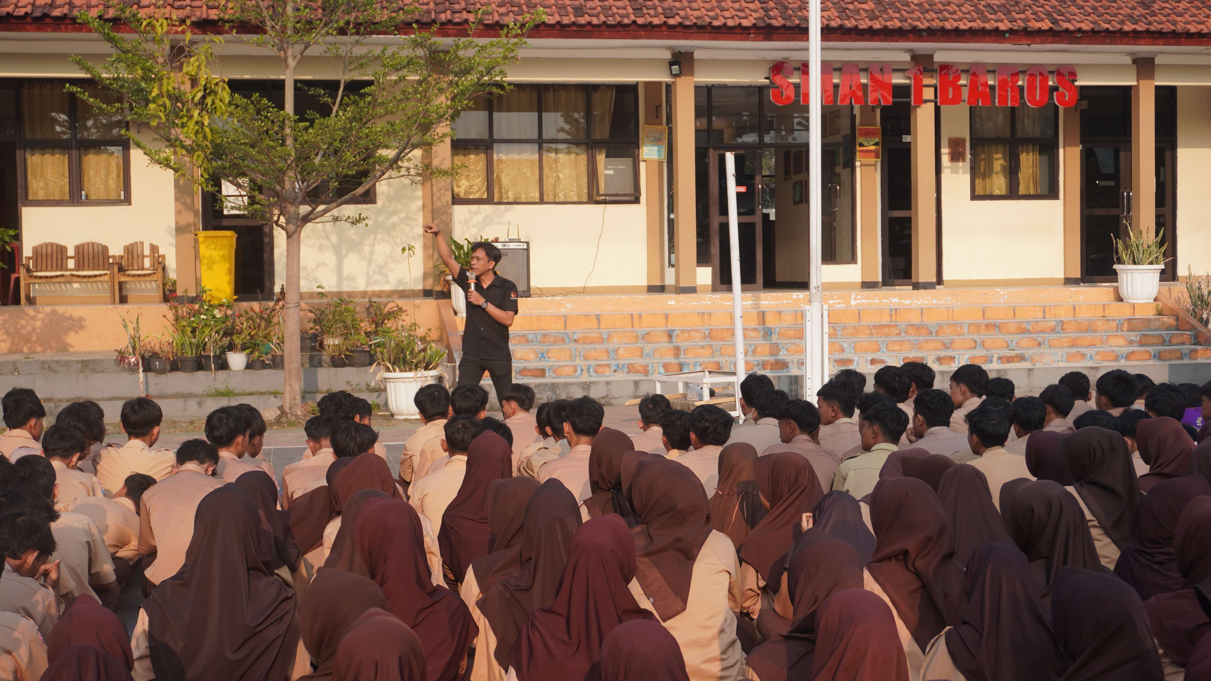 Bawaslu Goes To School SMAN 1 Baros